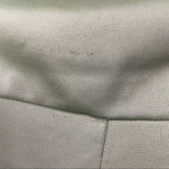Onzie Mesh Cutout Capri Leggings - Picture 4 of 6